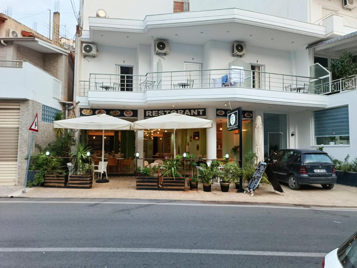 Gusto Di Casa Hotel Саранде Екстериор снимка